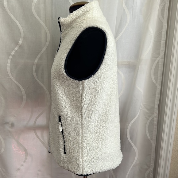 T By Talbots, Ivory, Sherpa, Sleeveless Vest, Size Small - Picture 3 of 6